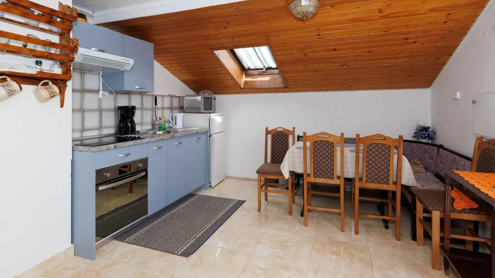 Classic And Trendy Apartment With Terrace - Two Bedroom Apartment With Terrace Krk Town