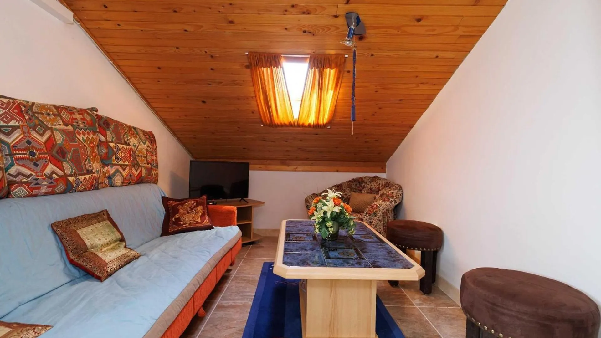 Classic And Trendy Apartment With Terrace - Two Bedroom Apartment With Terrace Krk Town