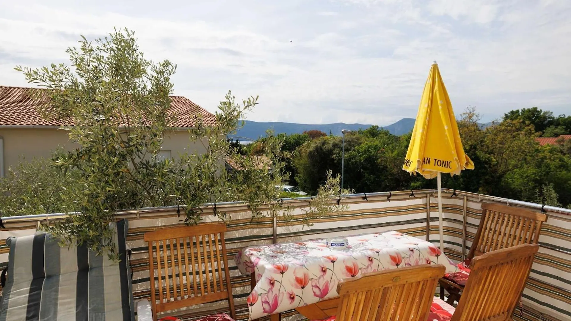 Classic And Trendy Apartment With Terrace - Two Bedroom Apartment With Terrace Krk Town