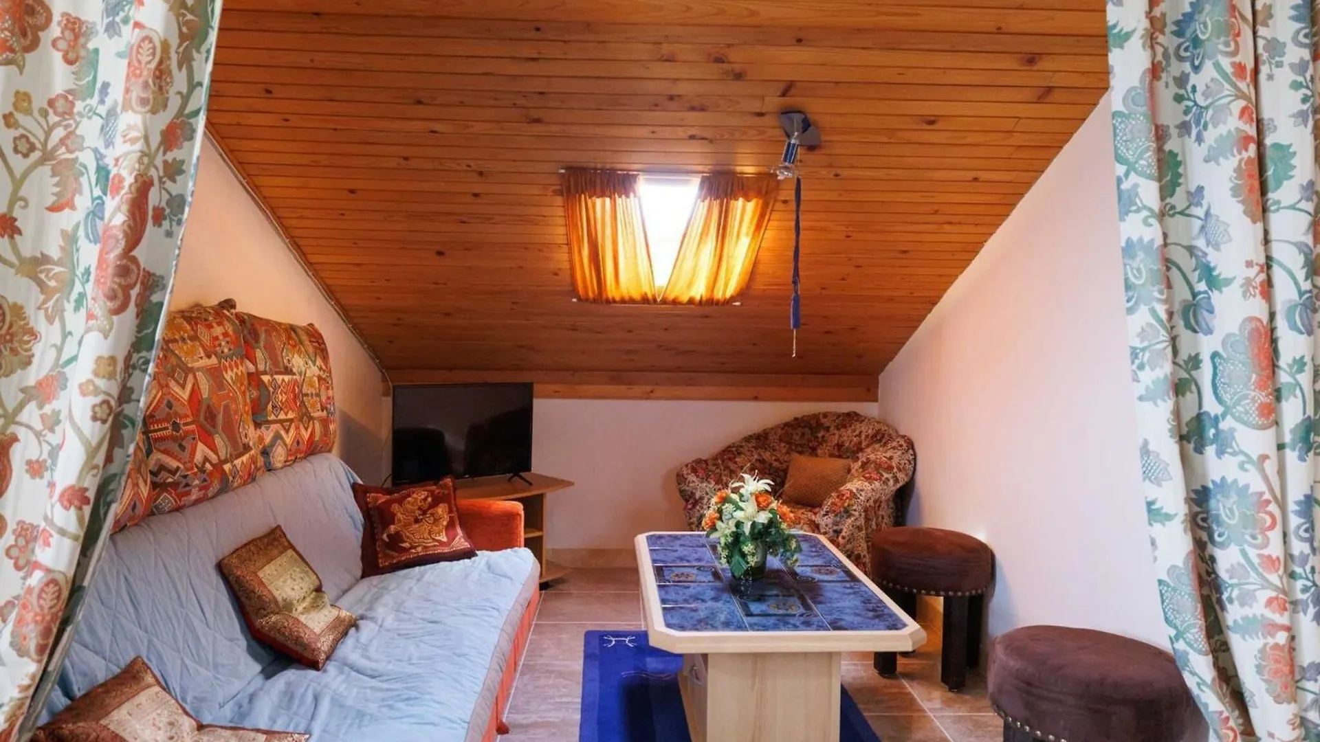 Classic And Trendy Apartment With Terrace - Two Bedroom Apartment With Terrace Krk Town