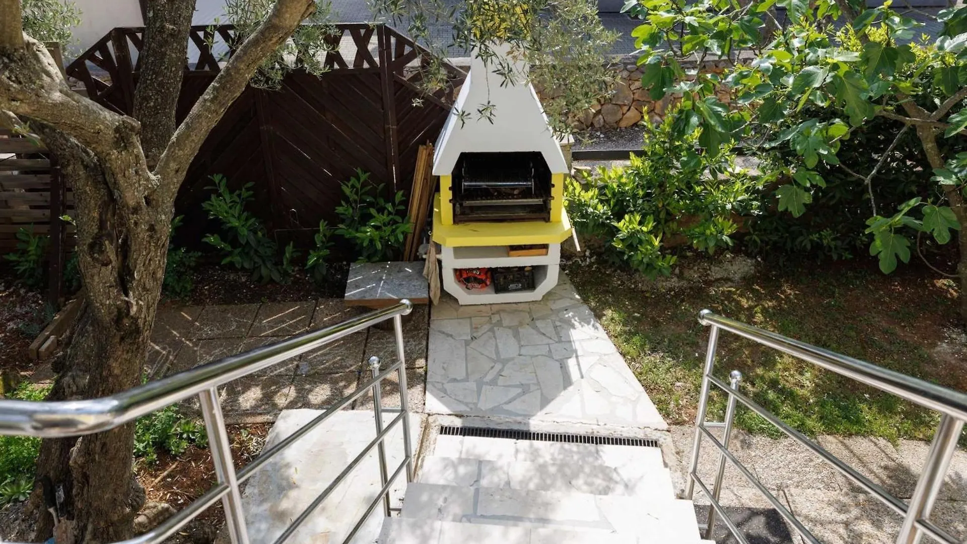 Classic And Trendy Apartment With Terrace - Two Bedroom Apartment With Terrace Krk Town